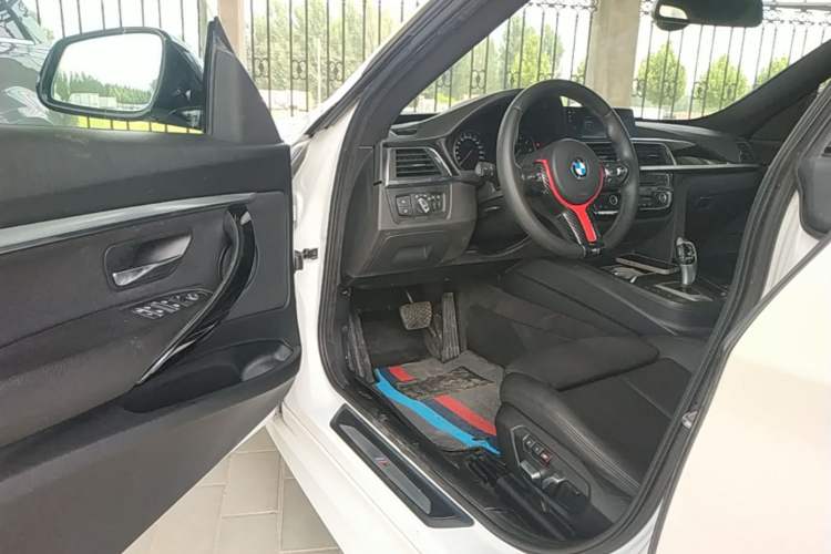 Used BMW 3 Series GT 2019 320i M Sport Package Driver Seat
