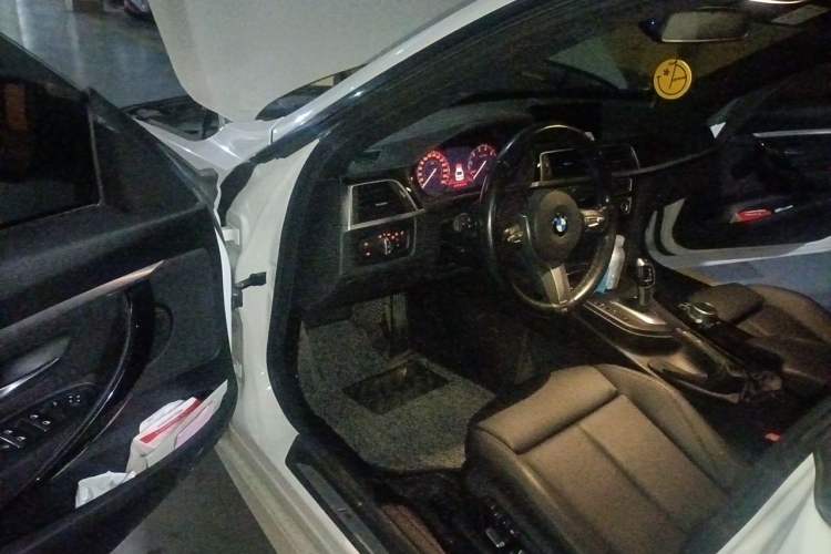 Used BMW 3 Series GT 2019 320i M Sport Package Driver Seat