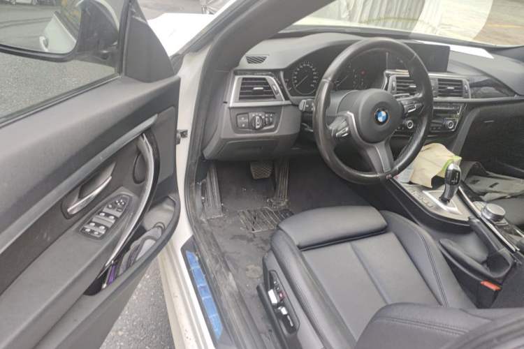 Used BMW 3 Series GT 2019 320i M Sport Package Driver Seat