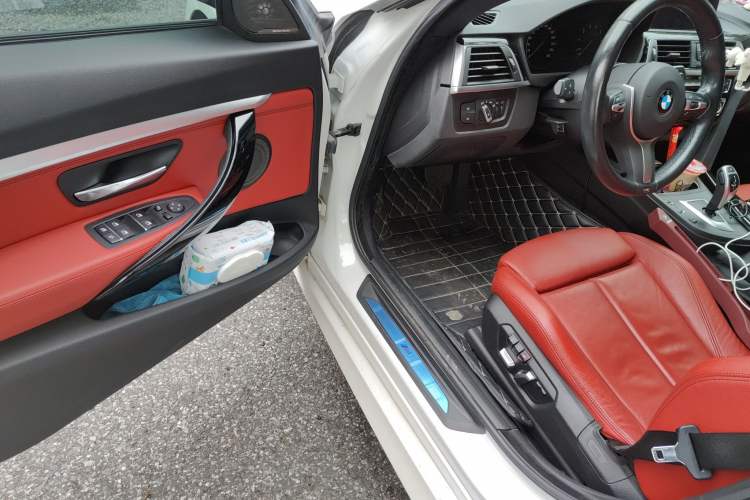 Used BMW 3 Series GT 2019 320i M Sport Night Edition Driver Seat