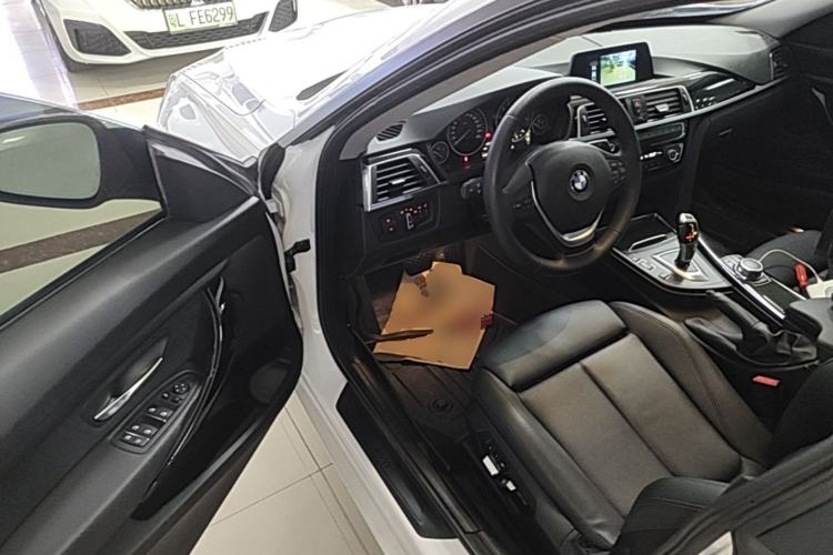 Used BMW 3 Series GT 2019 320i Sport Edition Driver Seat