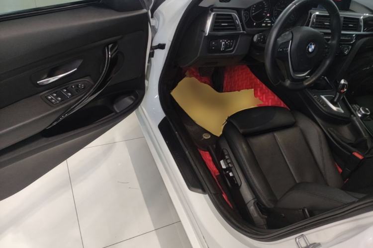 Used BMW 3 Series GT 2019 320i Sport Edition Driver Seat