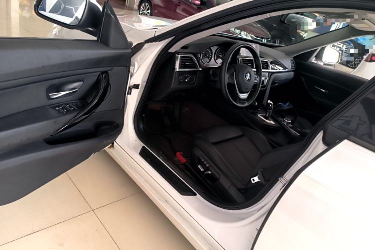 Used BMW 3 Series GT 2019 320i Sport Edition Driver Seat