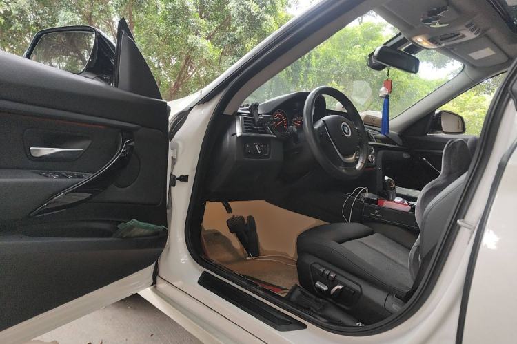 Used BMW 3 Series GT 2019 320i Sport Edition Driver Seat