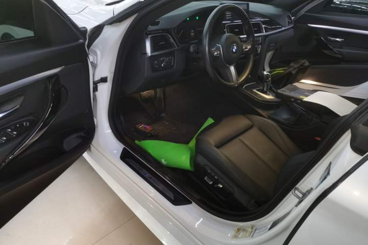 Used BMW 3 Series GT 2019 320i M Sport Package Driver Seat