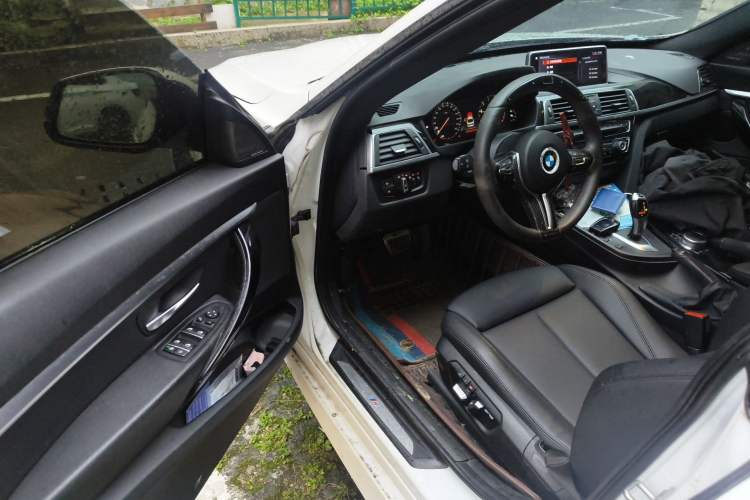 Used BMW 3 Series GT 2019 320i Sport Edition Driver Seat