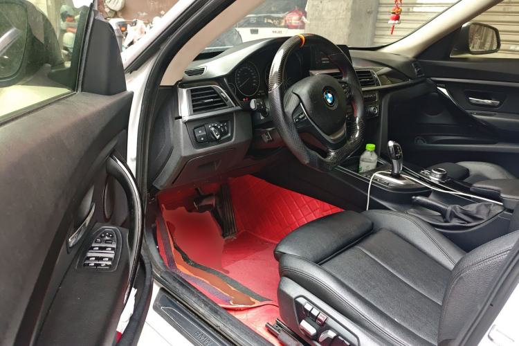 Used BMW 3 Series GT 2019 320i Sport Edition Driver Seat