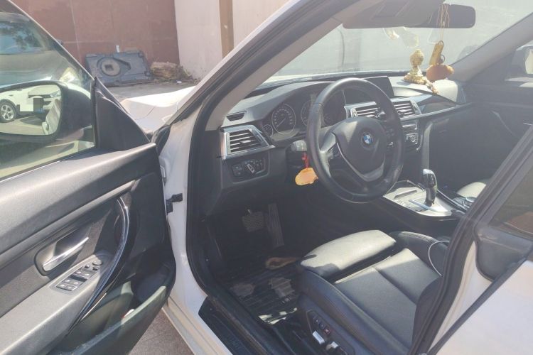 Used BMW 3 Series GT 2019 320i Sport Edition Driver Seat