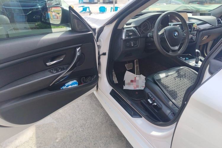 Used BMW 3 Series GT 2019 320i Sport Edition Driver Seat