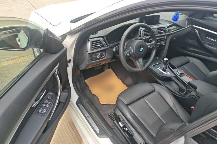 Used BMW 3 Series GT 2019 320i M Sport Package Driver Seat