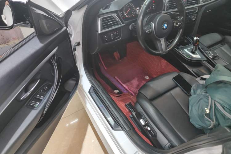 Used BMW 3 Series GT 2019 320i M Sport Package Driver Seat
