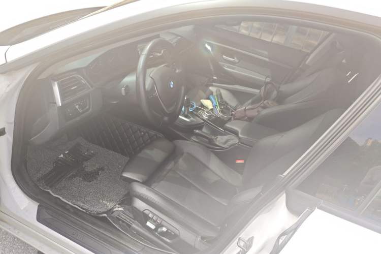Used BMW 3 Series GT 2019 320i Sport Edition Driver Seat