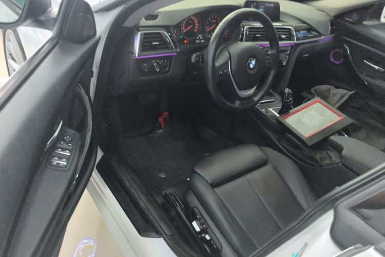 Used BMW 3 Series GT 2019 320i Sport Edition Driver Seat