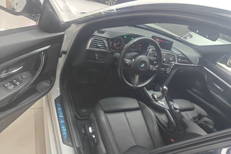 Used BMW 3 Series GT 2019 320i M Sport Package Driver Seat