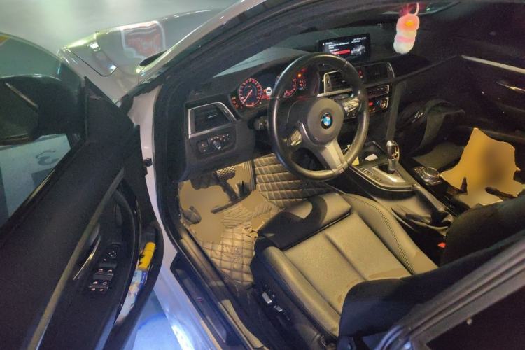 Used BMW 3 Series GT 2019 320i M Sport Package Driver Seat