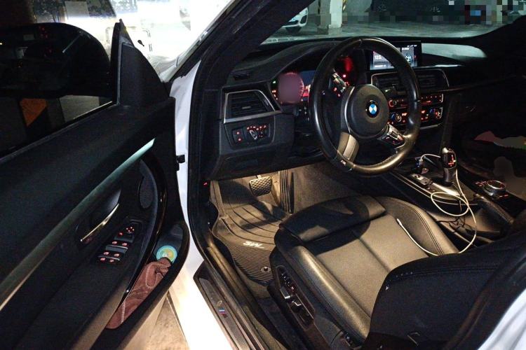 Used BMW 3 Series GT 2019 320i Sport Edition Driver Seat