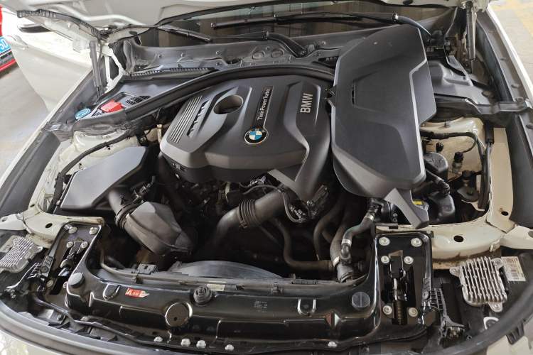 Used BMW 3 Series GT 2019 320i M Sport Package Engine Bay