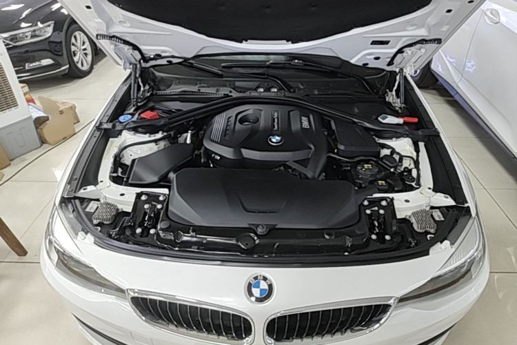 Used BMW 3 Series GT 2019 320i Sport Edition Engine Bay