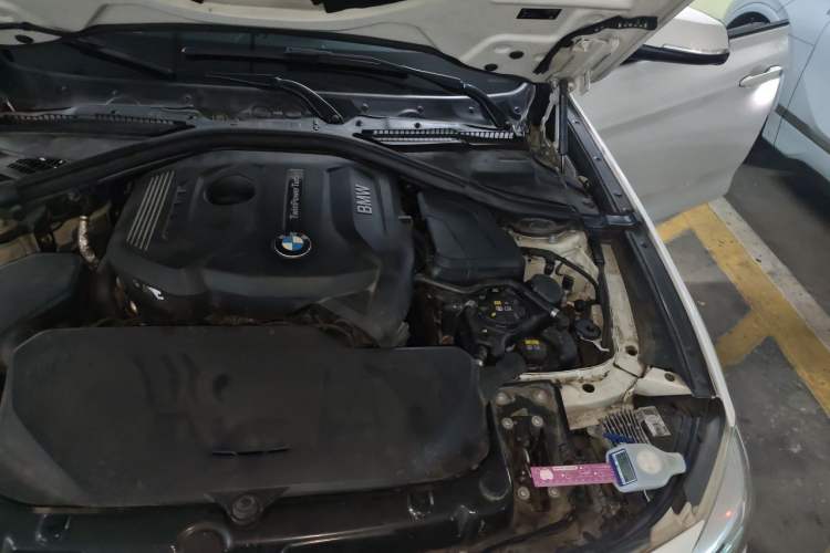 Used BMW 3 Series GT 2019 320i M Sport Engine Bay Left