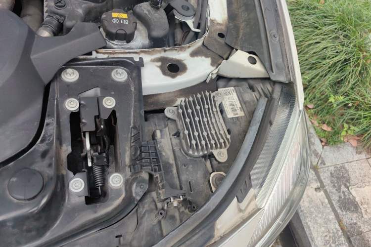 Used BMW 3 Series GT 2019 320i Sport Edition Engine Bay Left