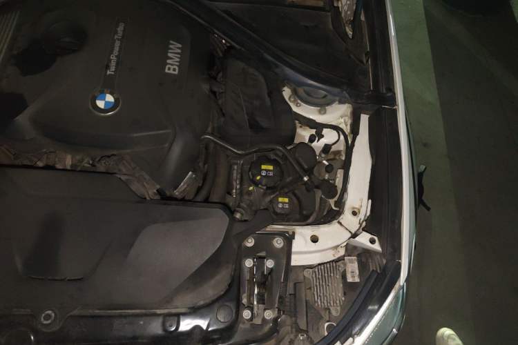Used BMW 3 Series GT 2019 320i M Sport Engine Bay Left