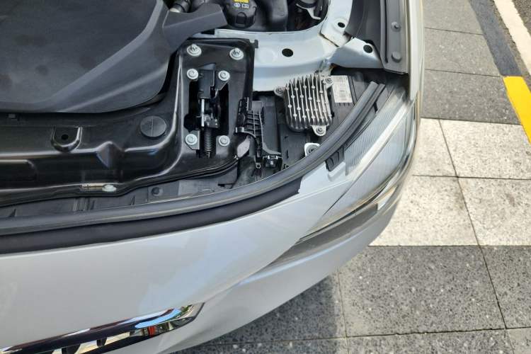 Used BMW 3 Series GT 2019 320i M Sport Package Engine Bay Left