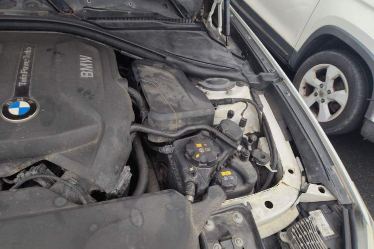 Used BMW 3 Series GT 2019 320i M Sport Package Engine Bay Left