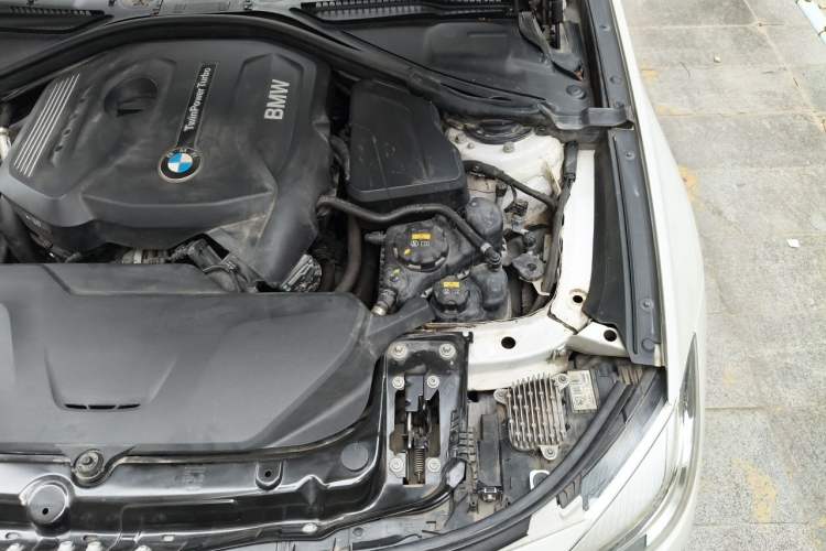Used BMW 3 Series GT 2019 320i M Sport Package Engine Bay Left