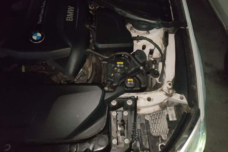 Used BMW 3 Series GT 2019 320i M Sport Night Edition Engine Bay Left