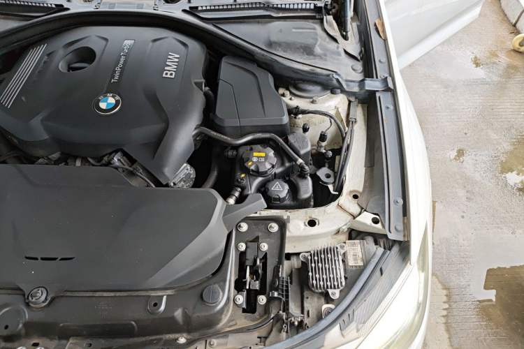 Used BMW 3 Series GT 2019 320i M Sport Package Engine Bay Left