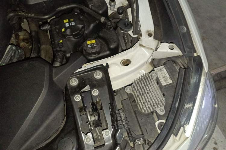 Used BMW 3 Series GT 2019 320i M Sport Night Edition Engine Bay Left