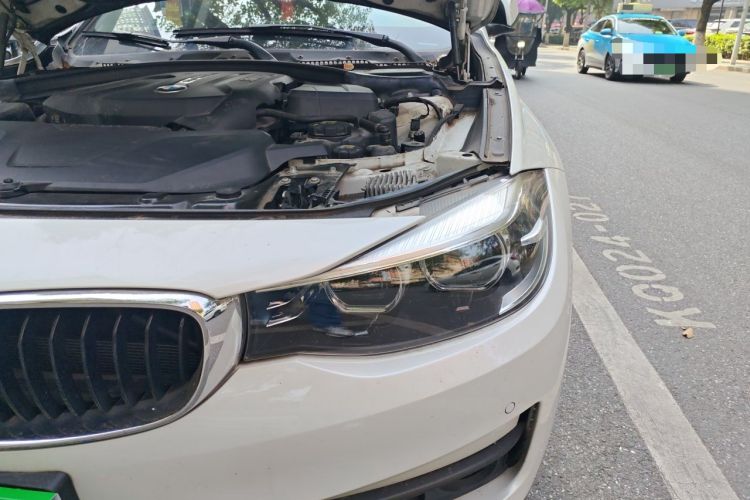 Used BMW 3 Series GT 2019 320i Sport Edition Engine Bay Left