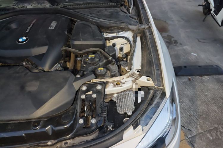 Used BMW 3 Series GT 2019 320i M Sport Package Engine Bay Left
