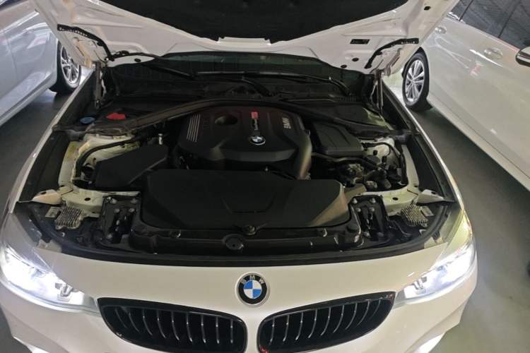 Used BMW 3 Series GT 2019 320i M Sport Night Edition Engine Bay