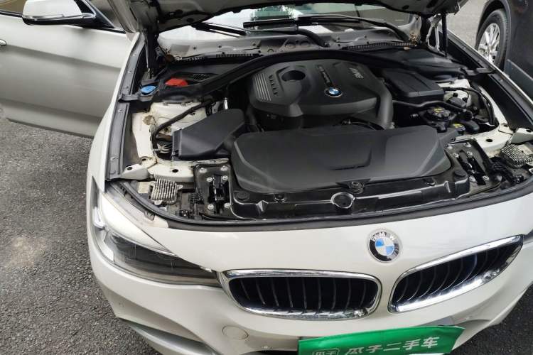 Used BMW 3 Series GT 2019 320i M Sport Package Engine Bay Right