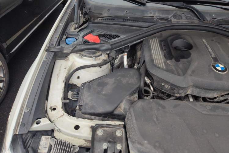 Used BMW 3 Series GT 2019 320i M Sport Package Engine Bay Right