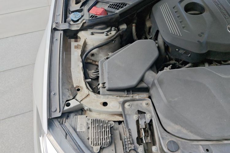 Used BMW 3 Series GT 2019 320i Sport Edition Engine Bay Right