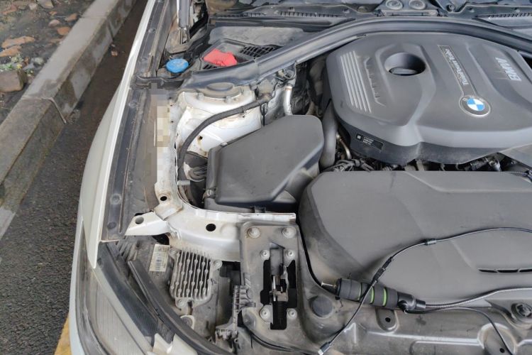 Used BMW 3 Series GT 2019 320i Sport Edition Engine Bay Right