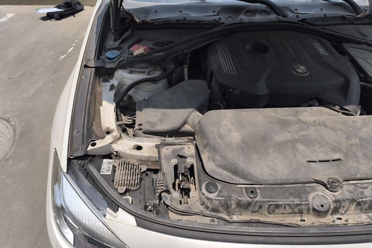 Used BMW 3 Series GT 2019 320i Sport Edition Engine Bay Right