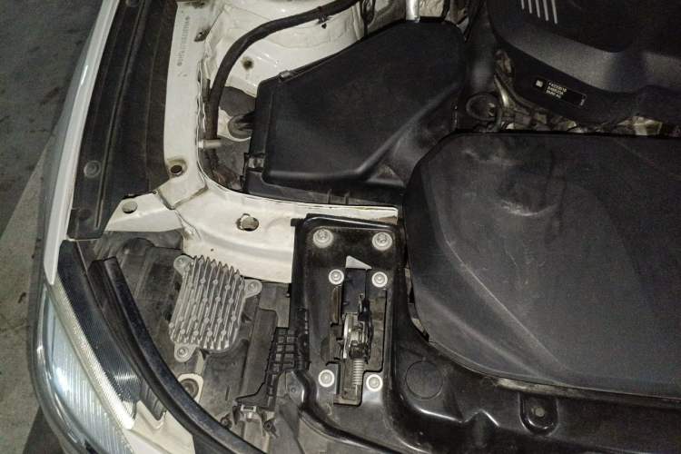 Used BMW 3 Series GT 2019 320i M Sport Night Edition Engine Bay Right