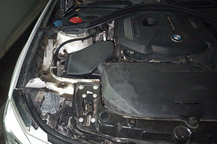 Used BMW 3 Series GT 2019 320i Sport Edition Engine Bay Right