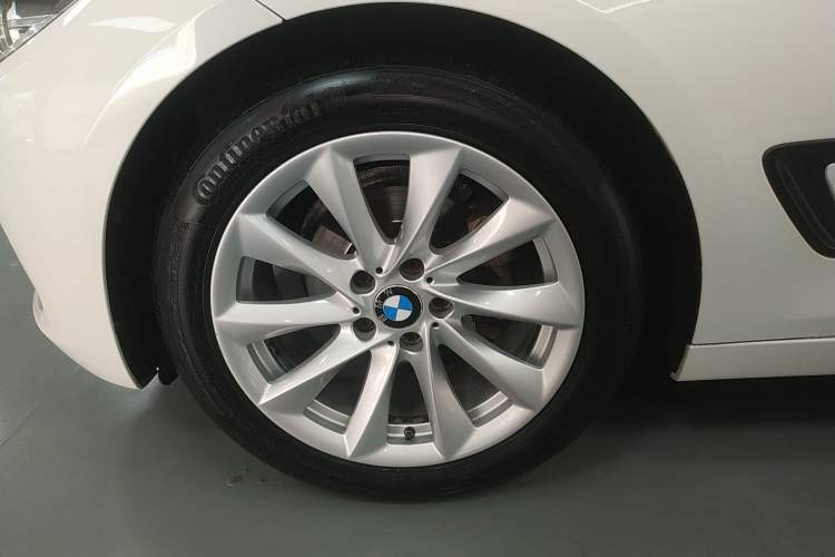 Used BMW 3 Series GT 2019 320i Sport Edition Exterior 1