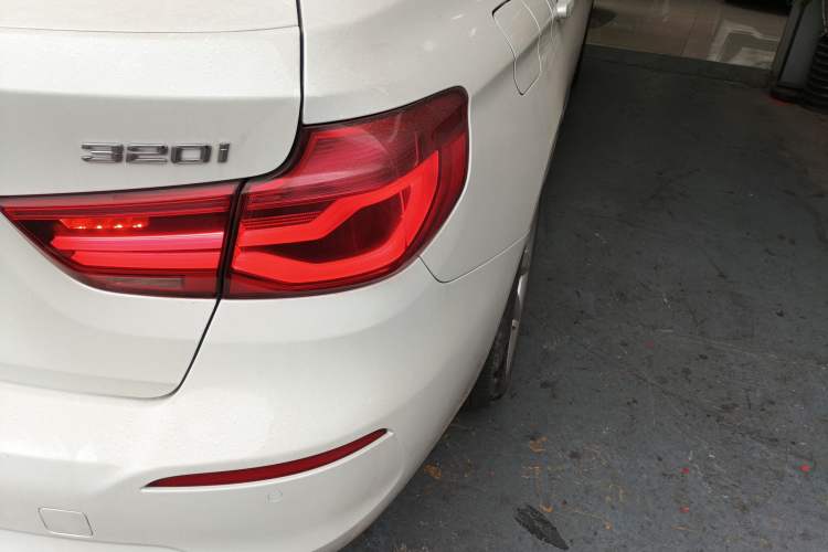 Used BMW 3 Series GT 2019 320i Sport Edition Exterior 1