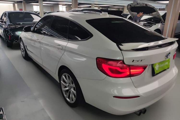 Used BMW 3 Series GT 2019 320i Sport Edition Exterior 2