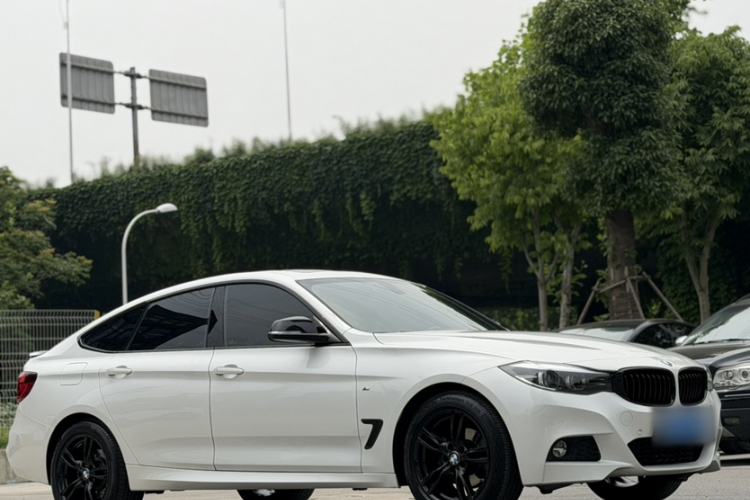 Used BMW 3 Series GT 2019 320i M Sport Night Edition Exterior 2