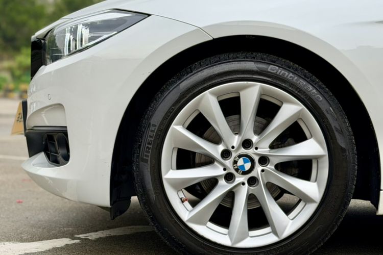 Used BMW 3 Series GT 2019 320i Sport Edition Exterior 2
