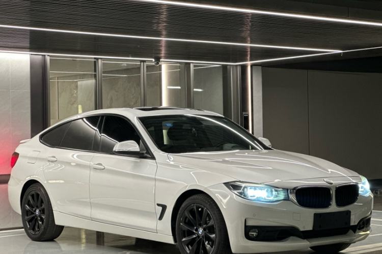 Used BMW 3 Series GT 2019 320i Sport Edition Exterior 2