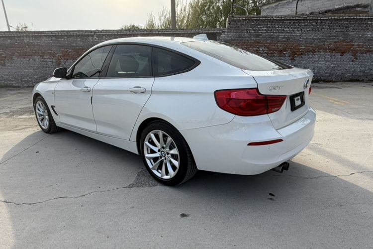 Used BMW 3 Series GT 2019 320i Sport Edition Exterior 3