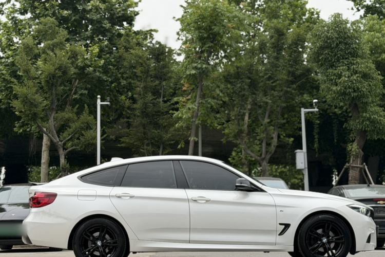 Used BMW 3 Series GT 2019 320i M Sport Night Edition Exterior 3