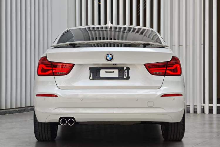 Used BMW 3 Series GT 2019 320i Sport Edition Exterior 3
